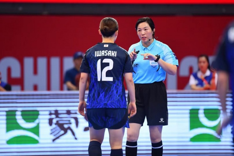 体育赛事分析-中国女足裁判亮相首届五人制世界杯 执法能力备受国际赞誉