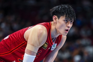 九游体育平台-曾凡博：第一次打半决赛很兴奋 尽量不跟着对方的节奏走