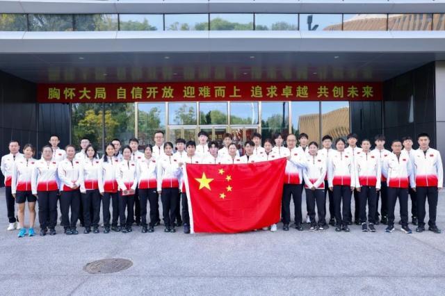九游体育-短道世界杯中国队出征 林孝埈亮相任子威暂缺席