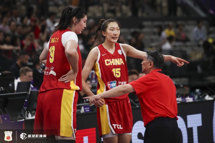 体育知识挑战-中国女篮占优的内线表现低迷&amp;外线投射糟糕 张子宇可能是唯一亮点